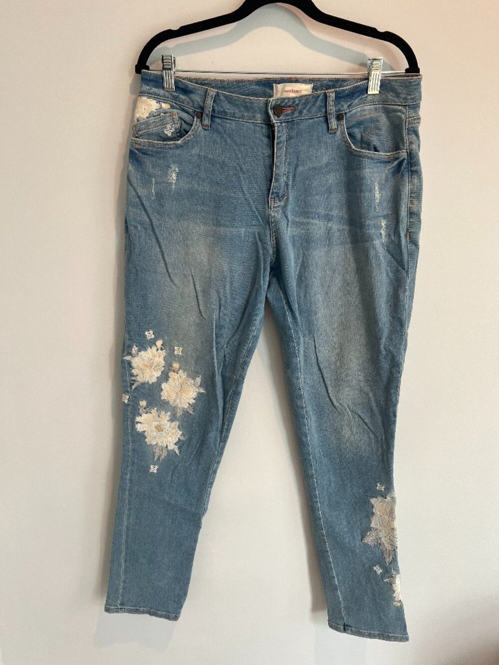 Sundance Primrose Floral Embroidered Jeans Light Wash Size 31 EUC